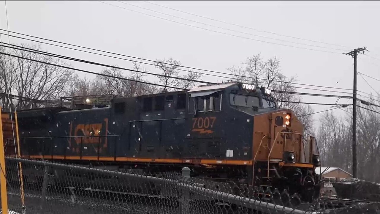CSX GE CM44AC 7007 & CSX GE ES44AH 790 DPU Pull & Push Long CSX Freight Into De Witt Yard GE
