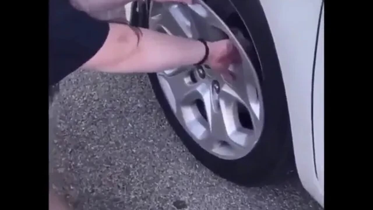 How To Change Hubcaps