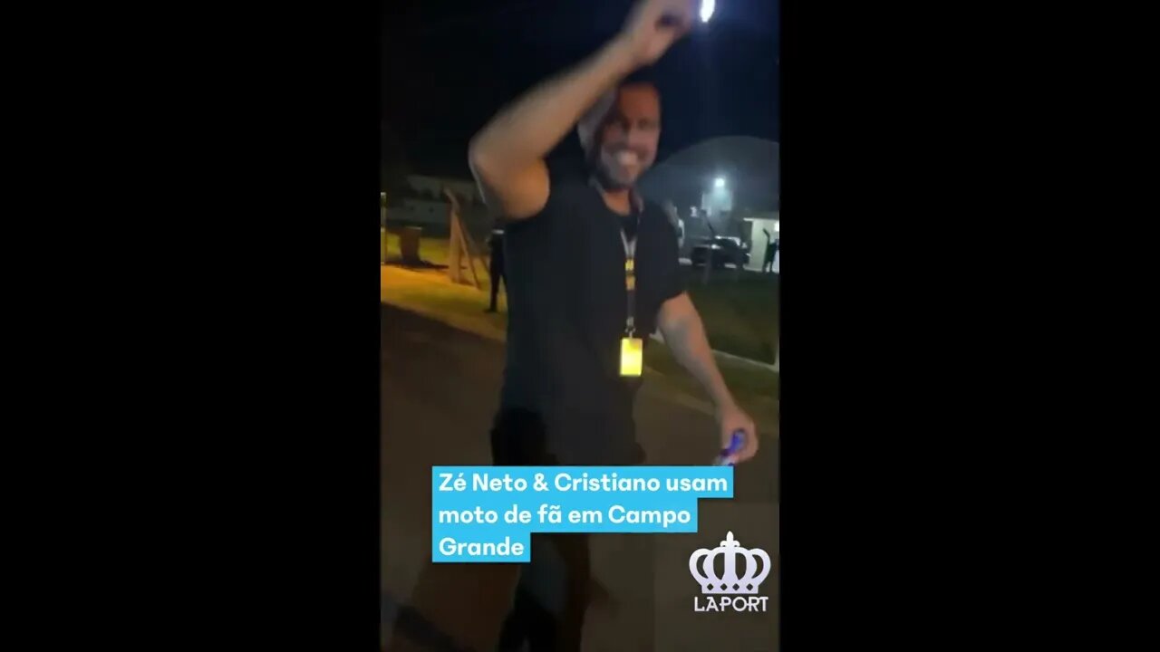 Zé Neto e Cristiano “roubaram” a moto de um fã