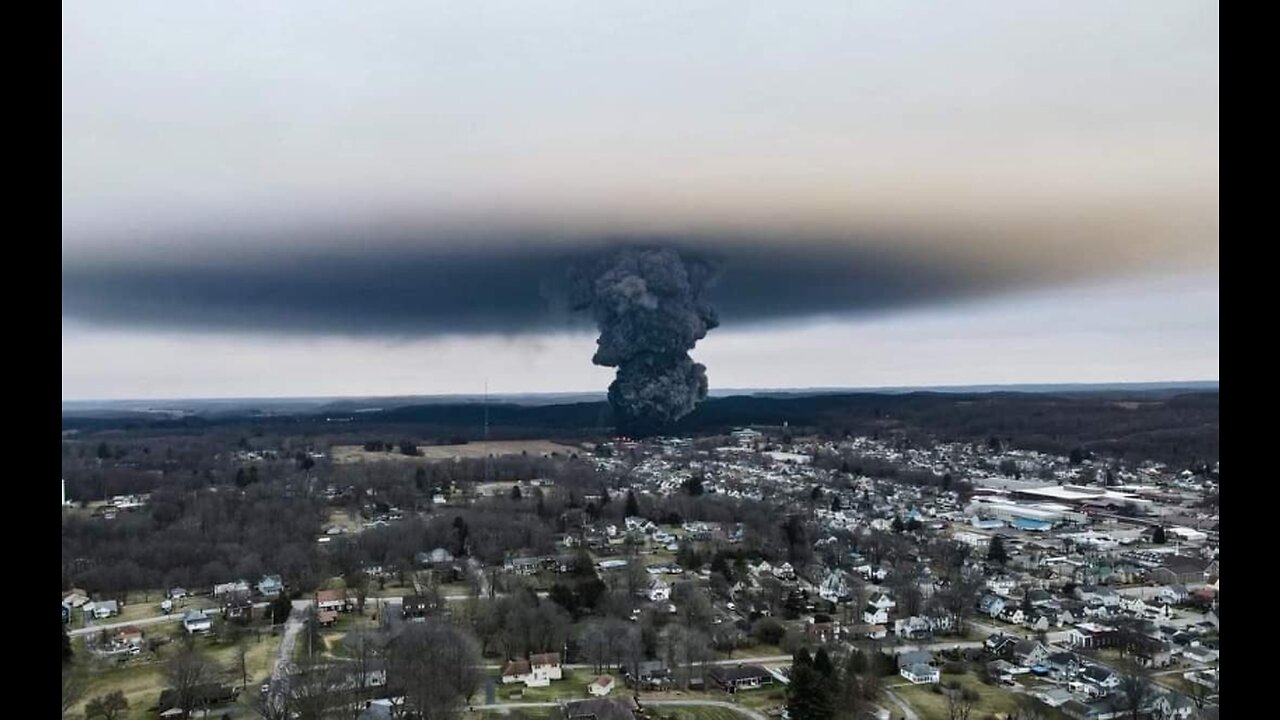 Explosion de train dans l'Ohio : Un "Tchernobyl" aux USA ?