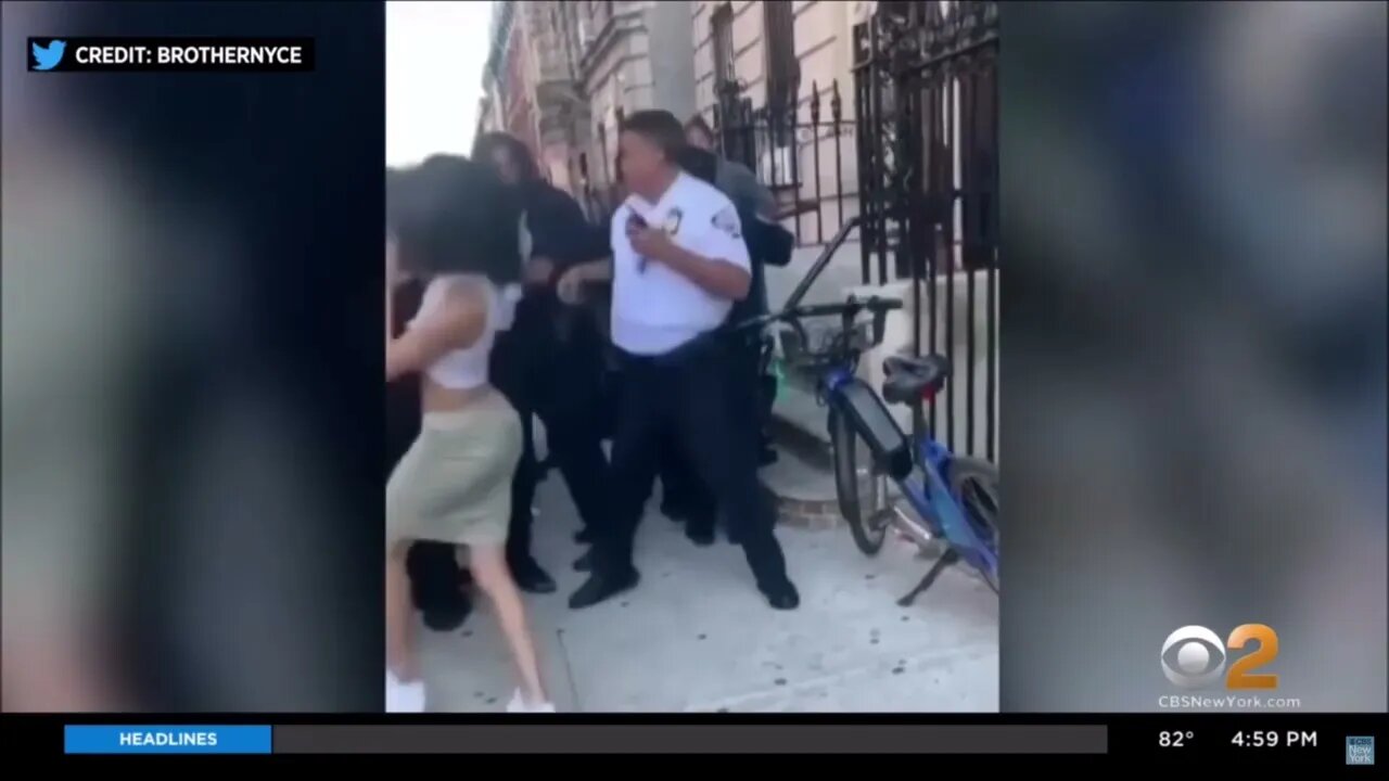 NYPD cop Kendo Kinsey punches 19 year old girl Tamani Crum