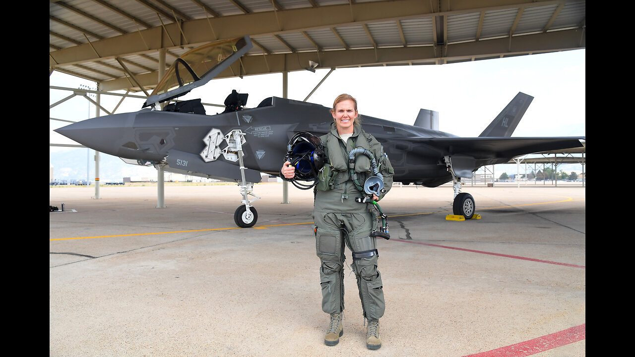 USA fighter pilots Female fighter pilots F-35 fighter jet F-35 female pilot famous female pilot