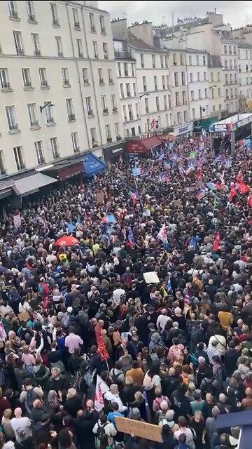 Jill Biden gets LOUDLY boo'ed by MASSIVE crowd at Eagles game: "Let's Go Brandon!"