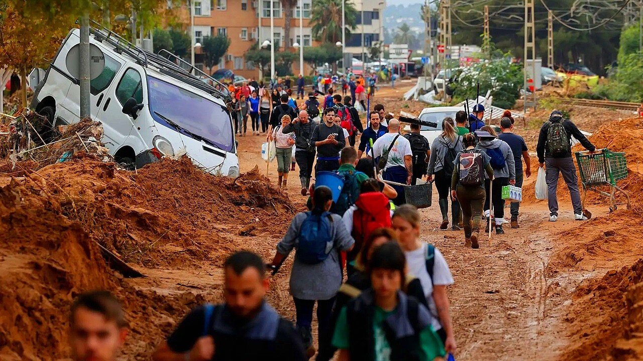 DEADLY Flash Floods Hit Valencia, Spain - inundaciones en Valencia