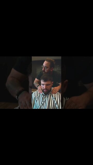 Bodybuilder gets relaxing Massage - asmr