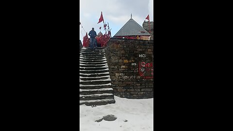 live snowfall At Sach pass