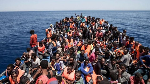 🇮🇹 WELCOME TO ITALY 🇮🇹 5000 disembarks from Africa in just one day!