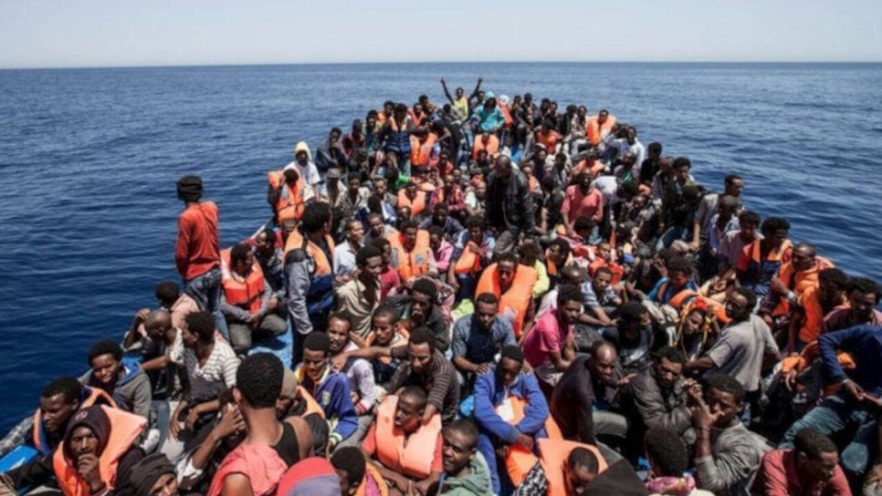 🇮🇹 WELCOME TO ITALY 🇮🇹 5000 disembarks from Africa in just one day!
