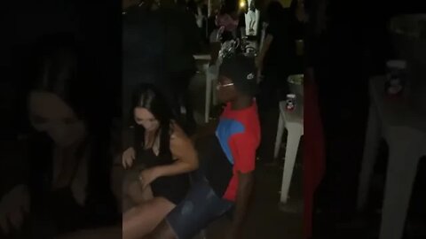 PITBULL TA NA PISTA E TA NO BAILE [ VAI VER UM DIA A GENTE SE ENCONTRA ] [ MEME ] VIRAL TOP VAMO RIR