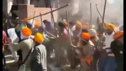 Sikhs Break Into Police Station in Pubjab, India