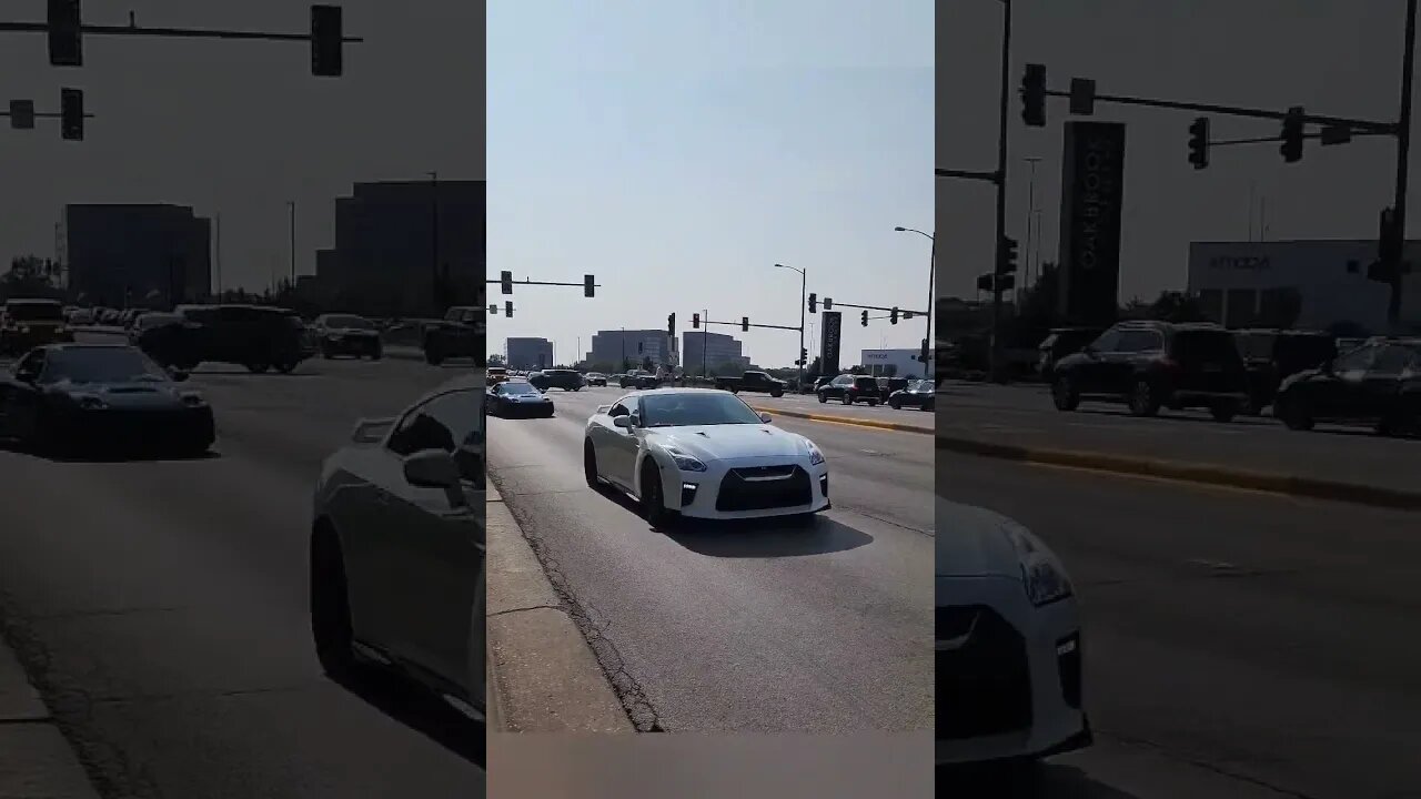 Super loud NSX drowns out GTR