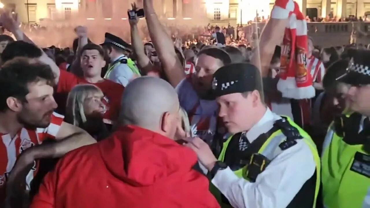 Police not happy with sunderland fans #football #suderland