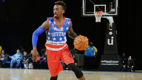 Russ Smith Impersonates Kobe Bryant During Chinese League Game