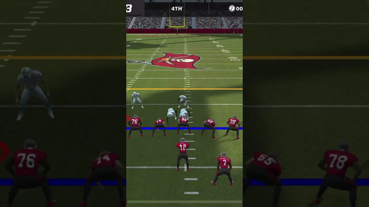 Buccaneers Leonard Fournette (7) Pass Catch Gameplay - Madden NFL 22 Mobile Football