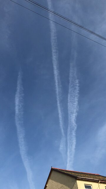 Lines in sky 2022 Wales