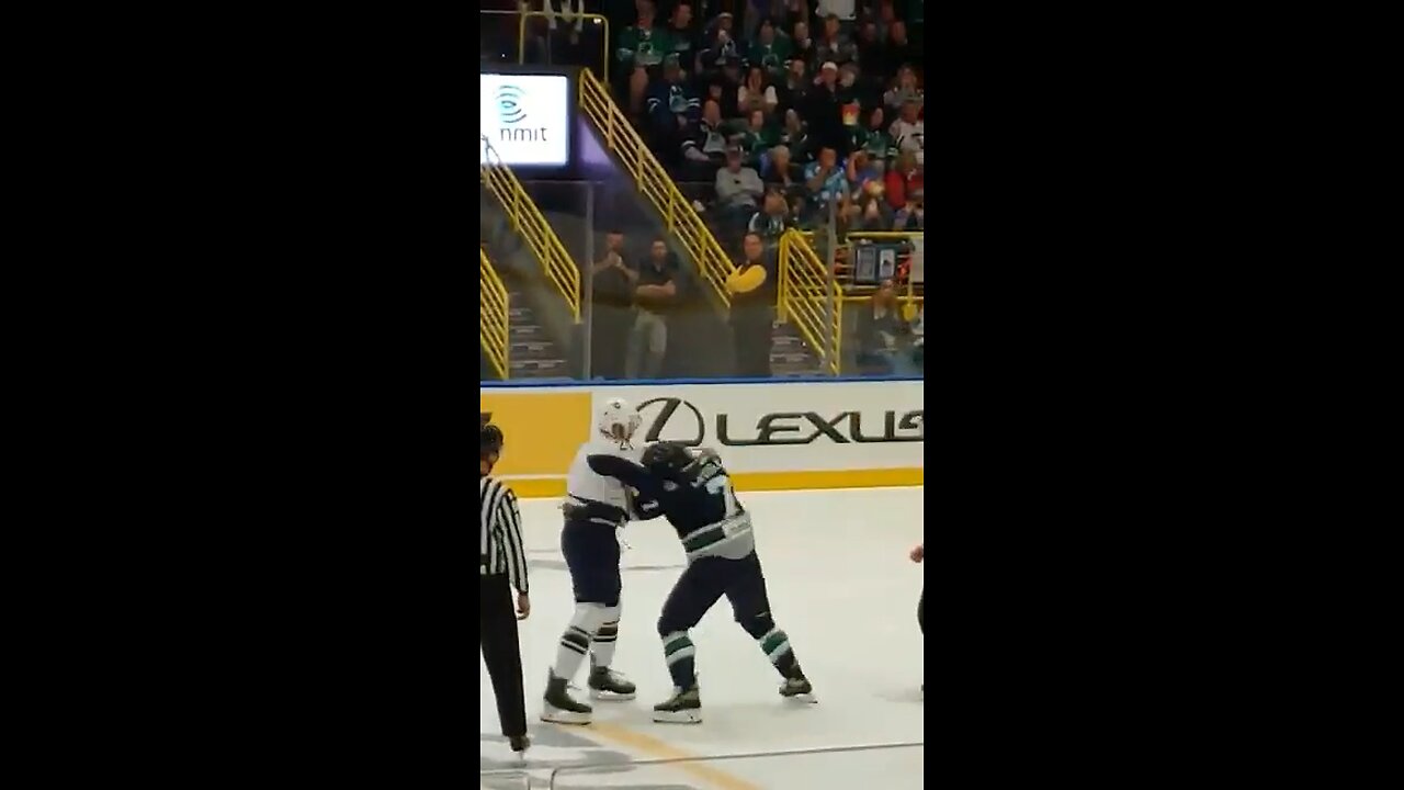 Travis Howe vs Austin Crossley