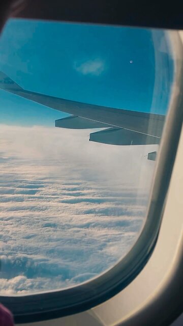 Taking a peek at this week’s #win. ☺️✈️