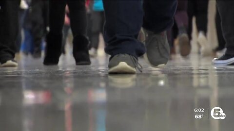 U.S. Surgeon General meets with Cleveland students to talk mental health