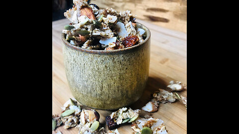 Crunchy Goodness: How to Make Raw Vegan Granola