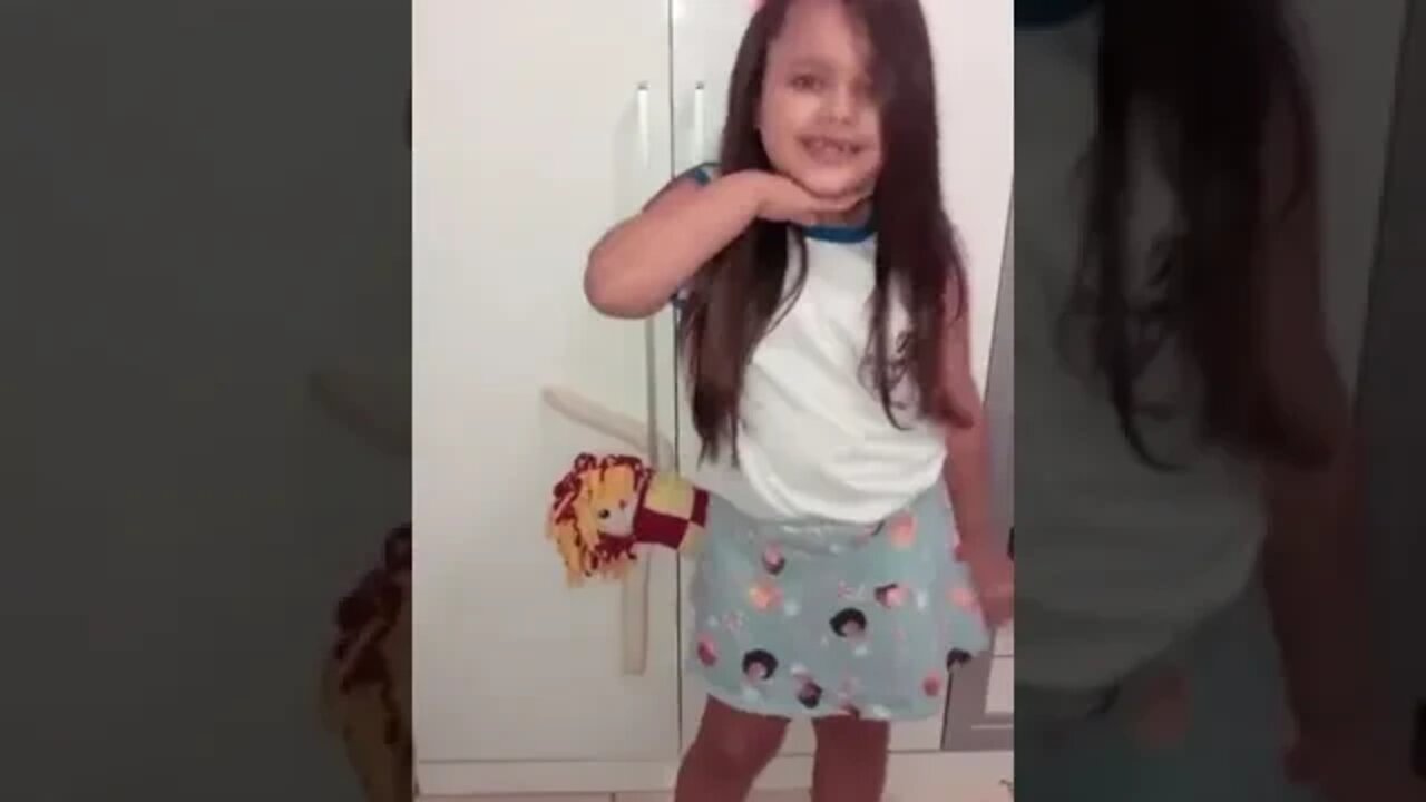 TRAVA NA POSE CHAMA NO ZOOM E DA UM CLOSE #viralvideo #memes #rir #tiktok #fy #shorts