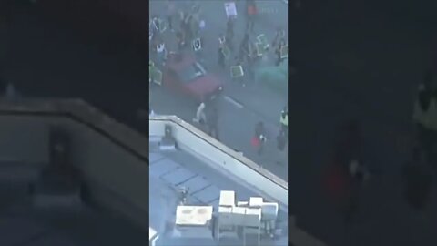 Protestors shut down the 110 freeway in #LosAngeles #roevswade