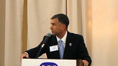 Gary Lambert speaks at the allen West event in Nashua NH