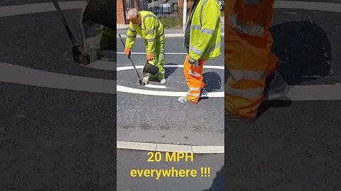 20 mph road painting