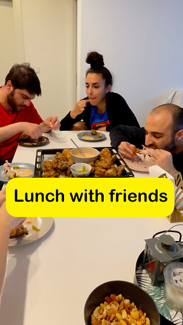 لذت بخش ترین راه برای گذراندن از این لحظه تمرکز کامل بر روی غذای خودتان است .