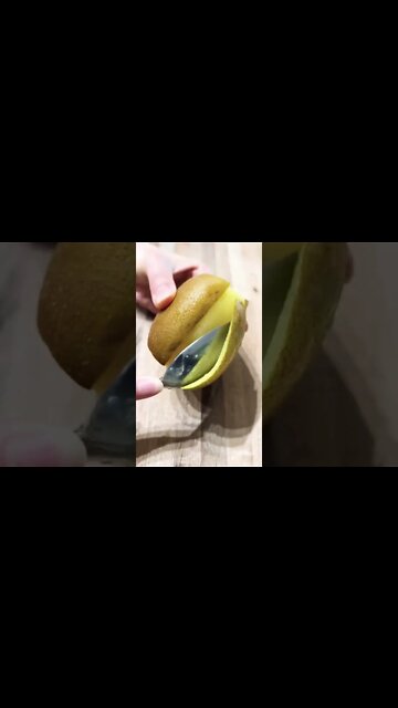 How to quickly peel a kiwi