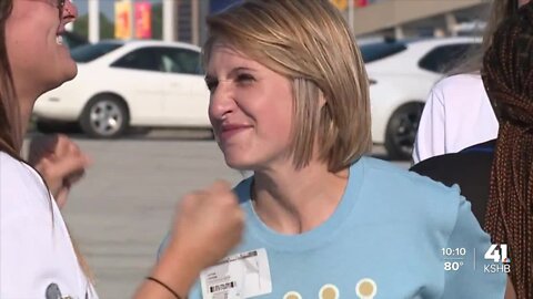 Royals welcome woman back to Kauffman Stadium after surviving health scare