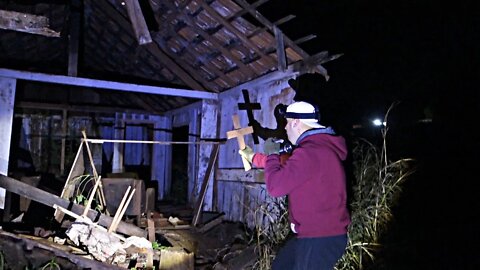 ESSA CASA SÓ ENTRA COM ESSA CRUZ NA MÃO, DESCOBRI TARDE DEMAIS.