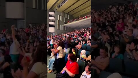 momento mais marcante. o dia que Gato Galactico foi aplaudido de pé @Gato Galactico | GALÁXIA