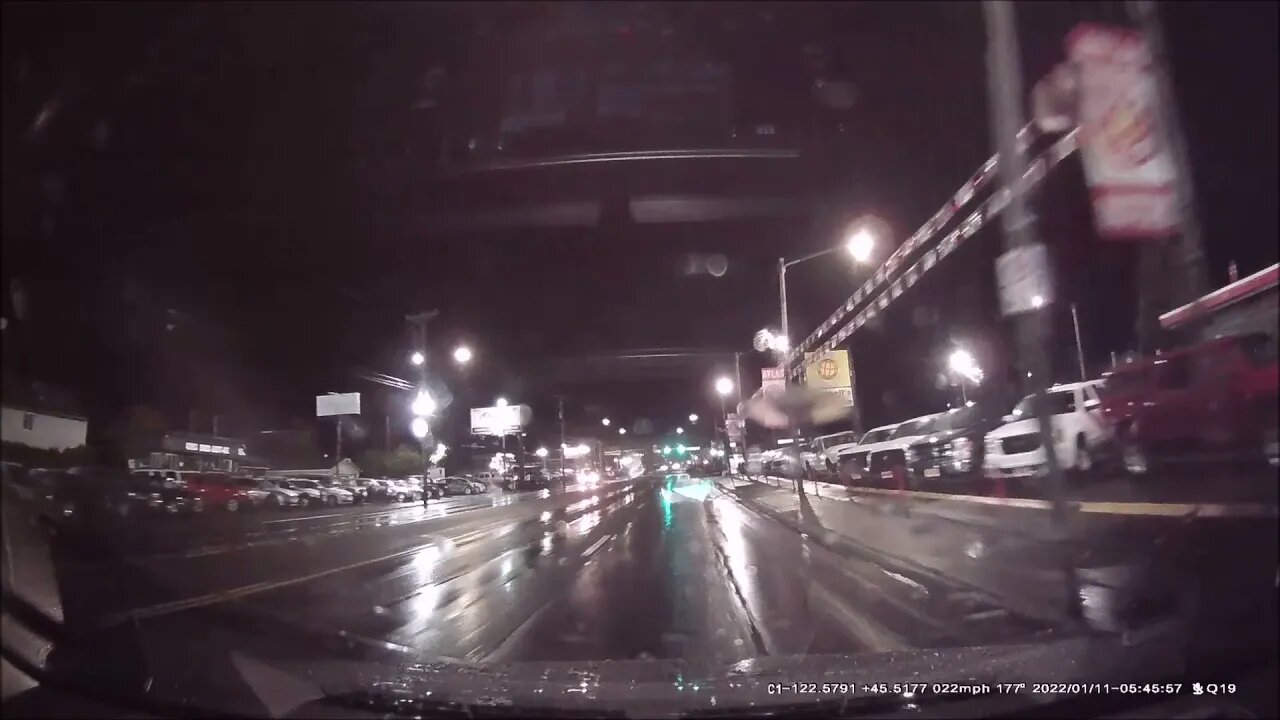 Ride Along with Q #306 - Close call south of Washington on SE 82nd01/11/22 0545 - Videos by Q Madp