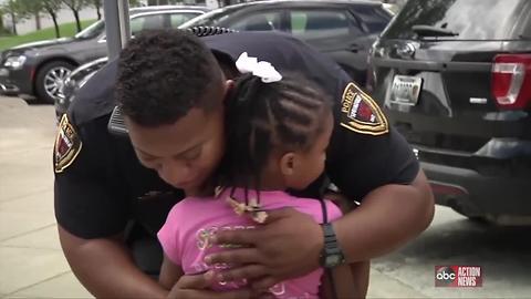 7-year-old on a mission to hug police officers in all 50 states