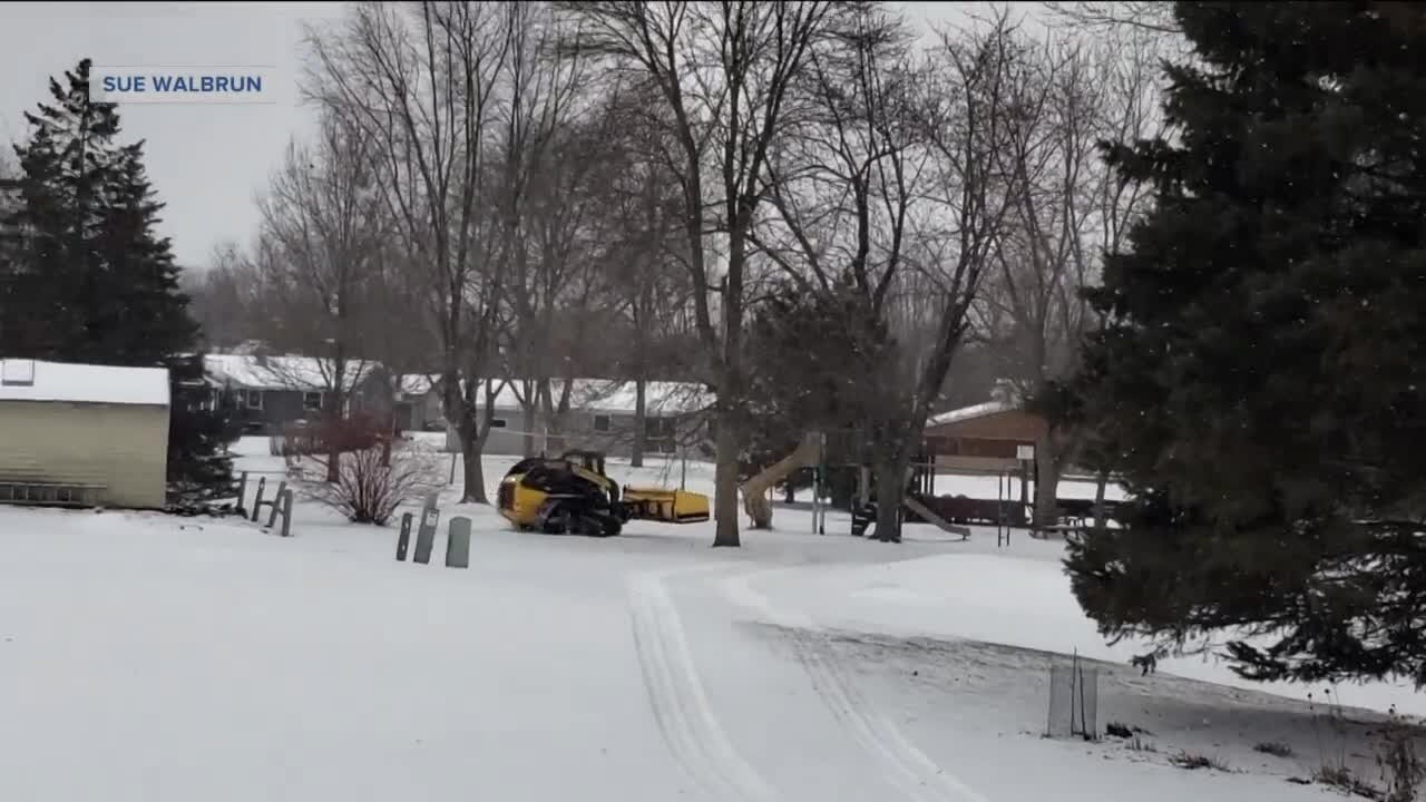 Witnesses describe scene in Fox Valley after man stole skid steer, led police on chase