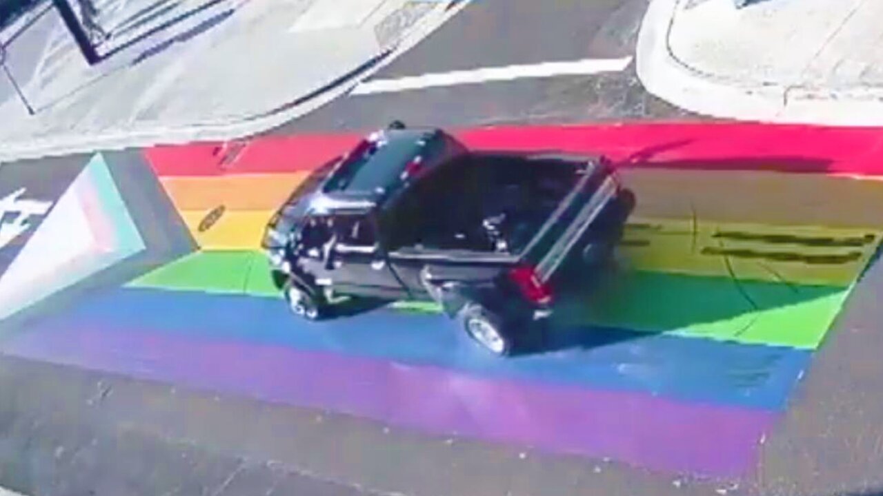 Fort Lauderdale's PRIDE Flag Mural Got VANDALIZED Again !!!