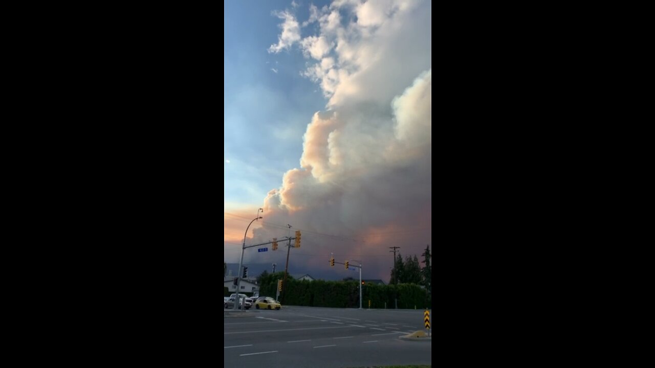 Crazy Apocalyptic Wildfire smoke Plume