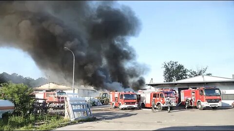 U Novom Pračnu izbio požar u hali za obradu otpada