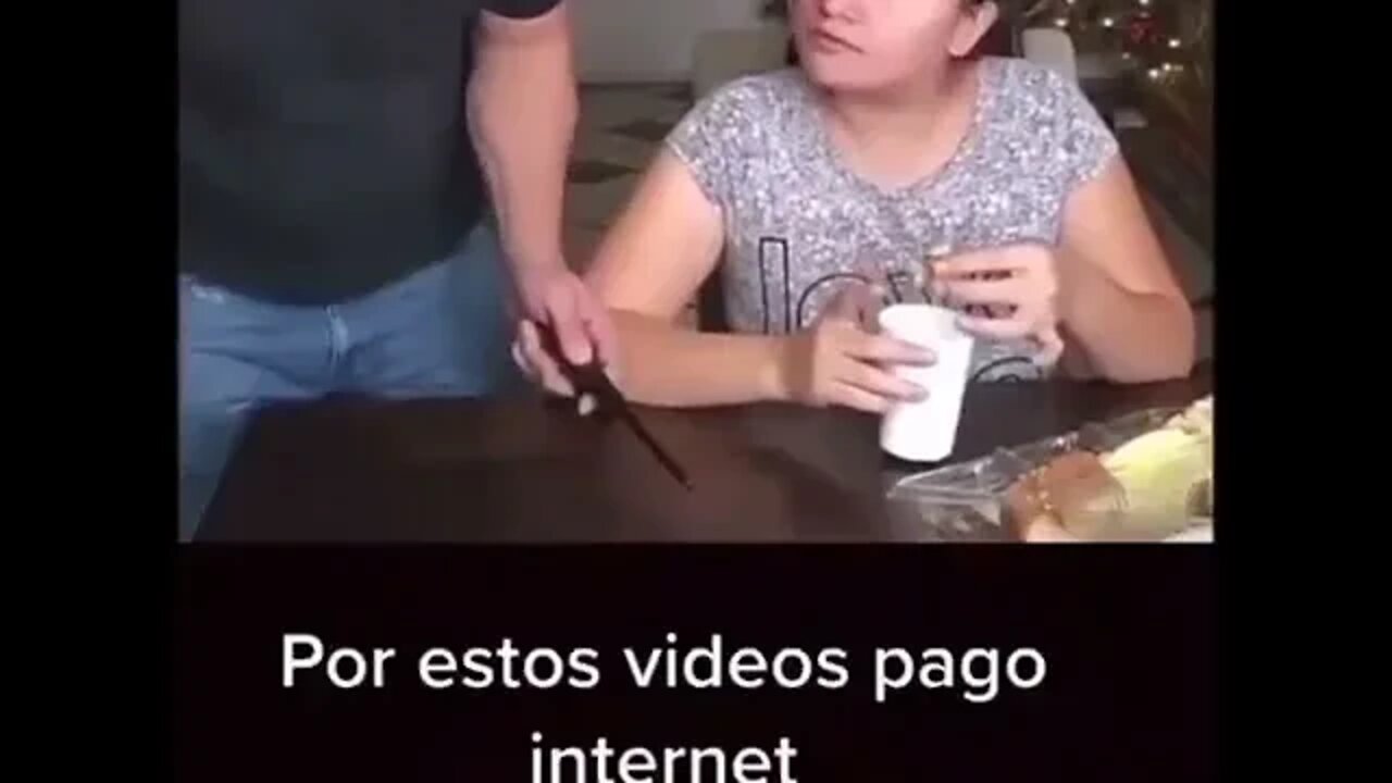 É POR ISSO QUE EU PAGO INTERNET [ BRINCADEIRA SAUDÁVEL COM A NAMORADA ] IMPOSSÍVEL NAO RIR [ MEME ]