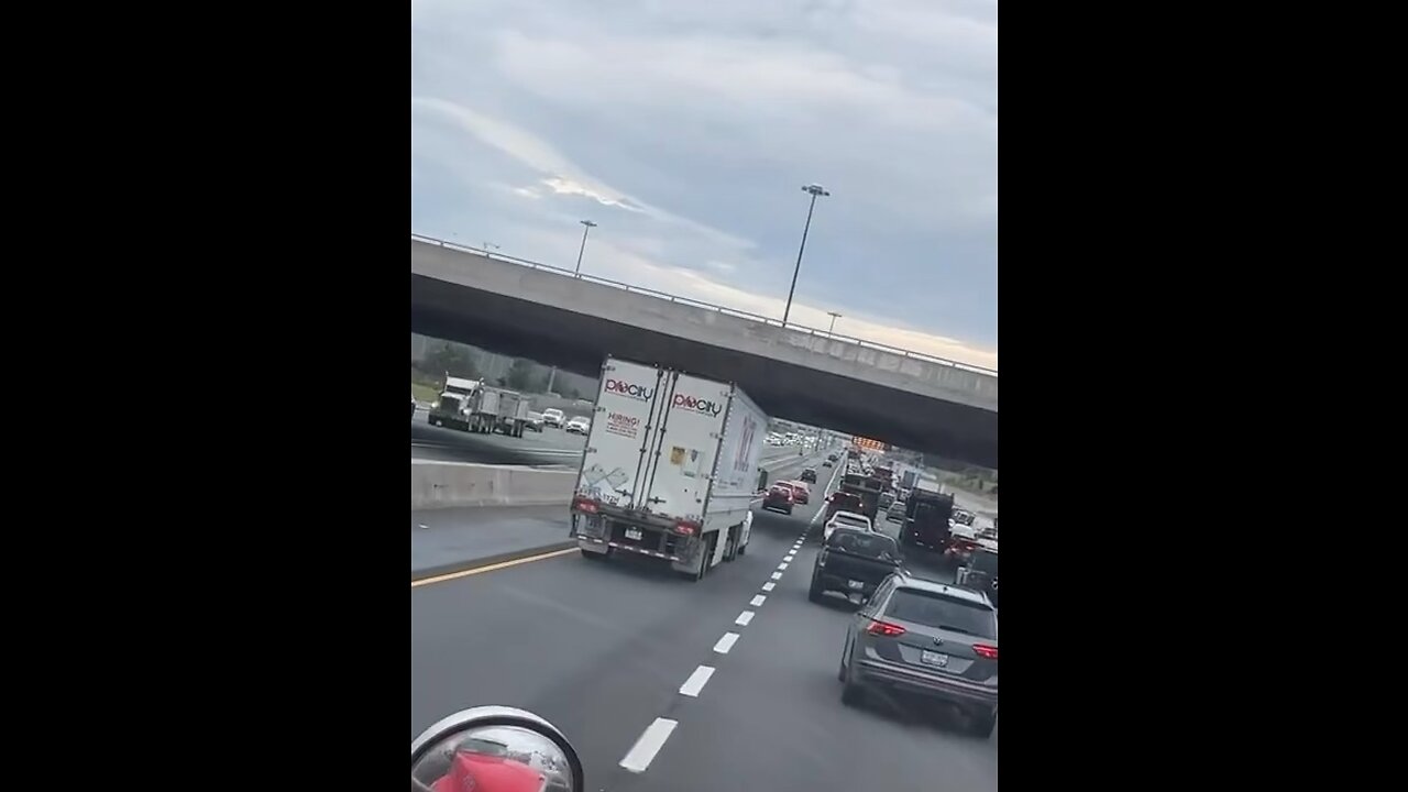 Trucker In Wrong Lane On Highway 404