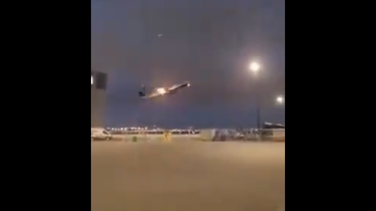 AIR CANADA BOEING FLIGHT🇨🇦🔥🛫🛣️SPEW FLAMES DURING DEPARTURE♨️✈️♨️💫