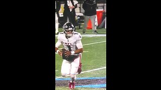 Marcus Mariota Is A DipShit