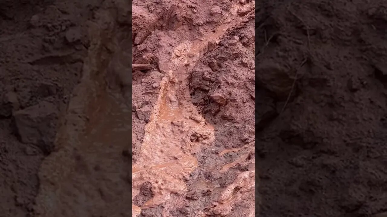 Mud flowing like lava from a volcano 🌋