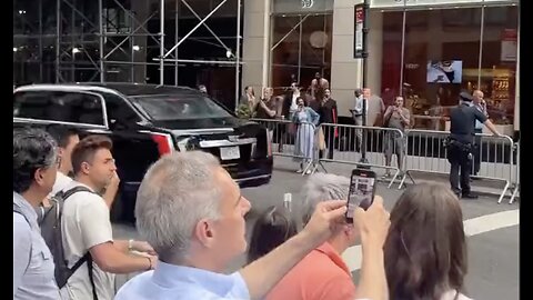 New Yorker curses out Biden's motorcade