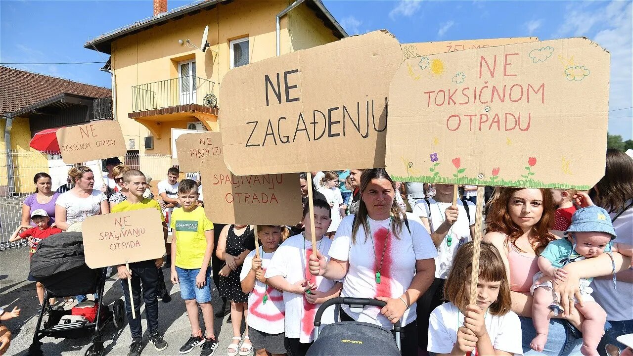 Prosvjed eko udruge "Naš zavičaj" protiv plana izgradnje spalionice otpada u Podrutama