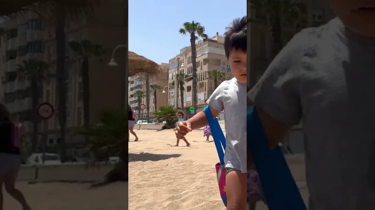 DIA DE PRAIA - Sailing Around the World