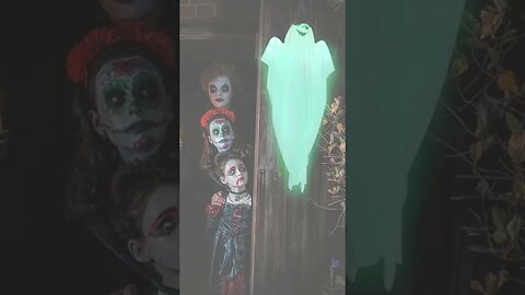 Halloween Hanging Light up Ghost with Spooky Green LED Light #halloween #halloweendecor