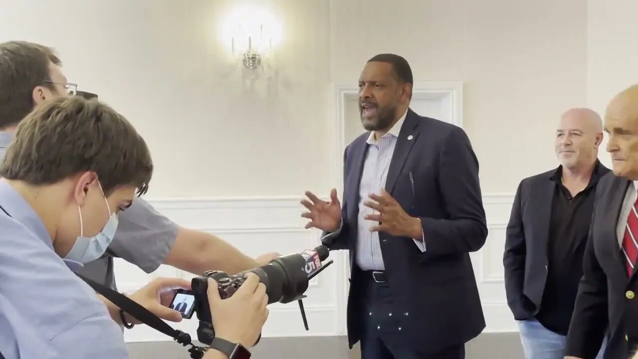 Vernon Jones Owns CNN Loser