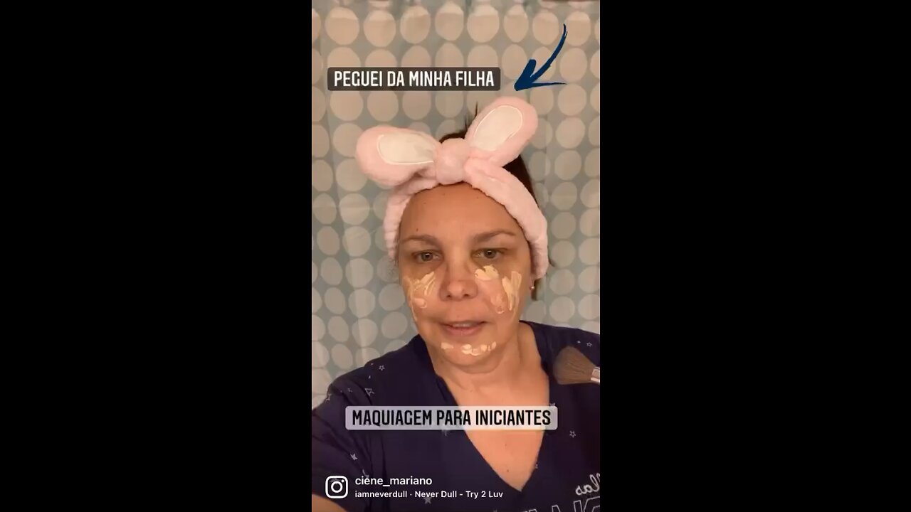 Minha mãe fazendo tutorial de maquiagem 🤔🤭