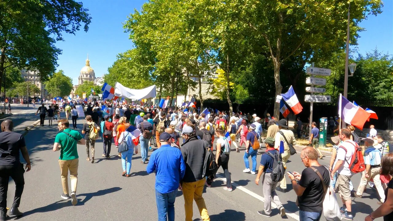 Marche nationale pour les libertés place du Palais Royal à Paris le 02-07-2022 - Vidéo 12